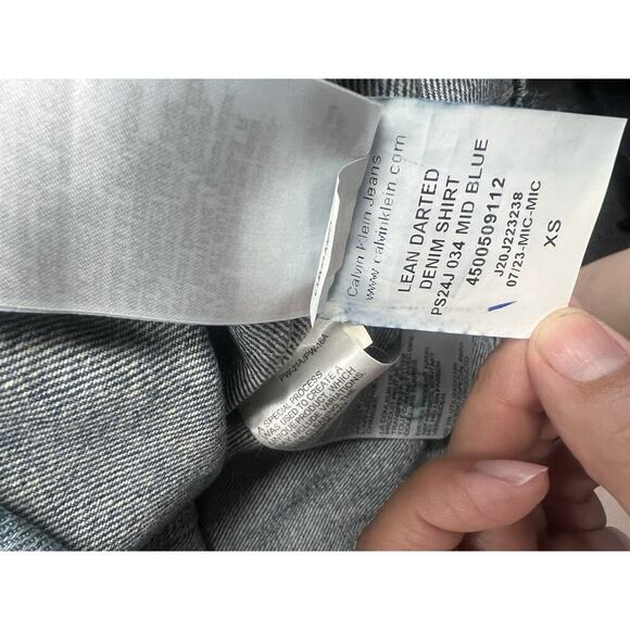 Calvin Klein Lean Darted Denim Shirt XS New With Tags Button Front Long Sleeve - Picture 5 of 5